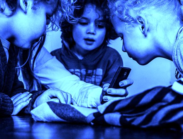 Image: "Smartphone" by Arjan used under CC BY-NC 2.0 license (https://flic.kr/p/izbmsy)