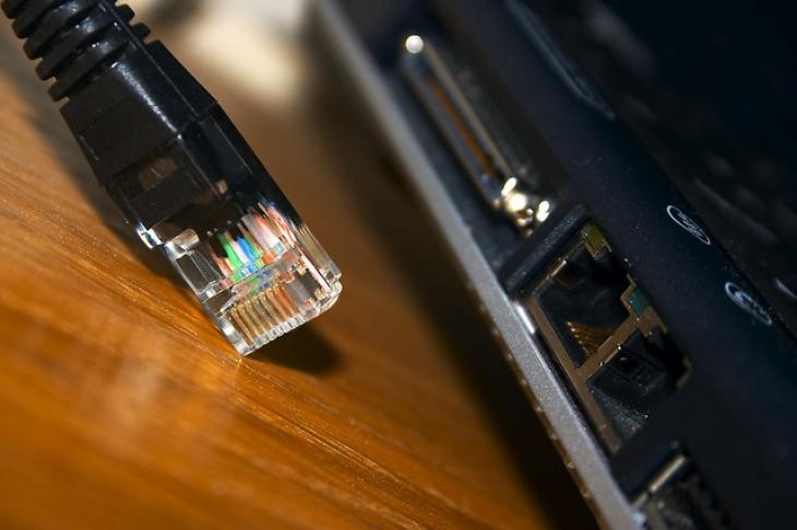 Image: "Disconnected" by Kenny Stoltz used under CC BY-NC 2.0 license (https://flic.kr/p/cnd3n)
