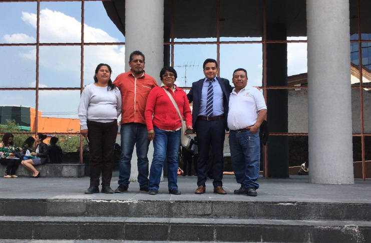 Miembros de Rhizomatica y TIC A.C. en México DF, defendiendo su derecho al espectro. Imagen de TIC A.C.