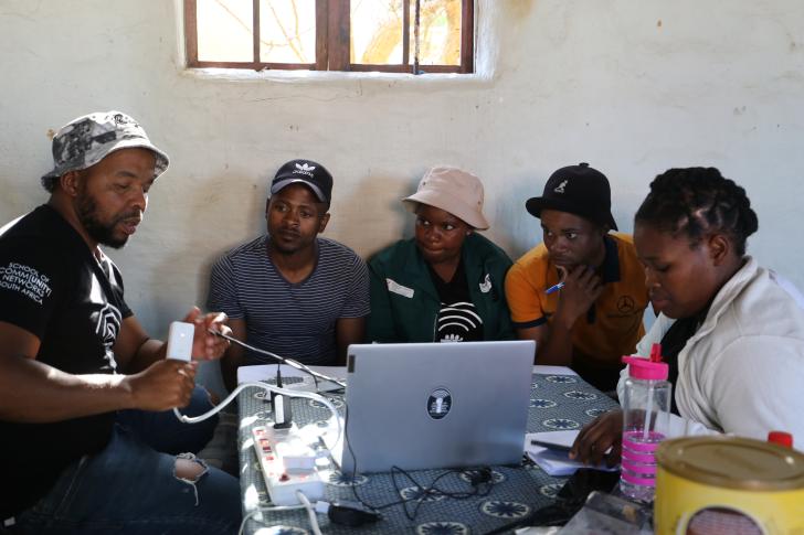 An activity during the South Africa School of Community Networks. Photo: Zenzeleni Networks NPC