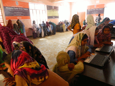  image linking to Autonomisation numérique des filles dans l'Inde rurale